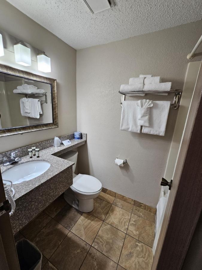 Hotel At 3*